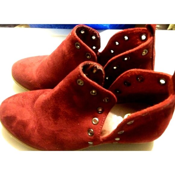 TC women's size 6 burgundy pull on ankle booties shoe - Picture 2 of 9